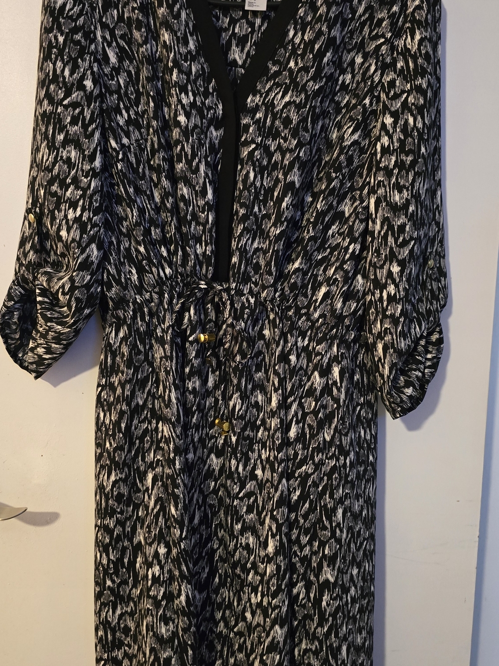 H&M Black and White Printed V-Neck Midi Dress with Drawstring